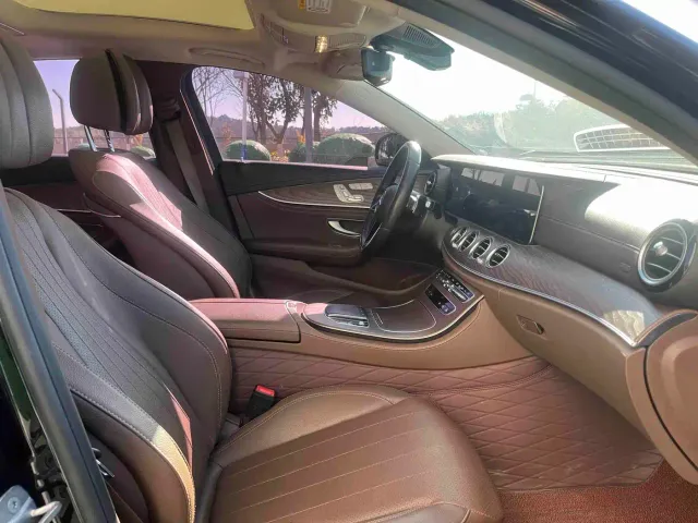Mercedes-Benz E-Class — Фото автомобиля 19