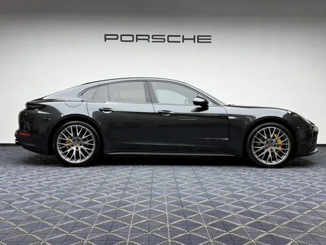 Porsche Panamera — Фото автомобиля 16