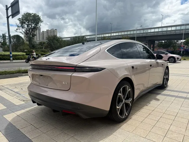 Nio ET5 — Фото автомобиля 13