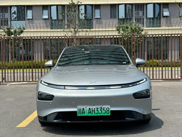 Xpeng P7 — Фото автомобиля 2