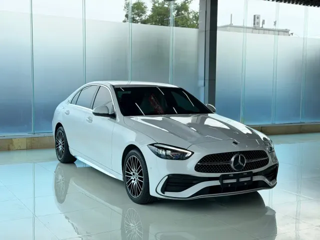 Mercedes-Benz C-Class — Фото автомобиля 3