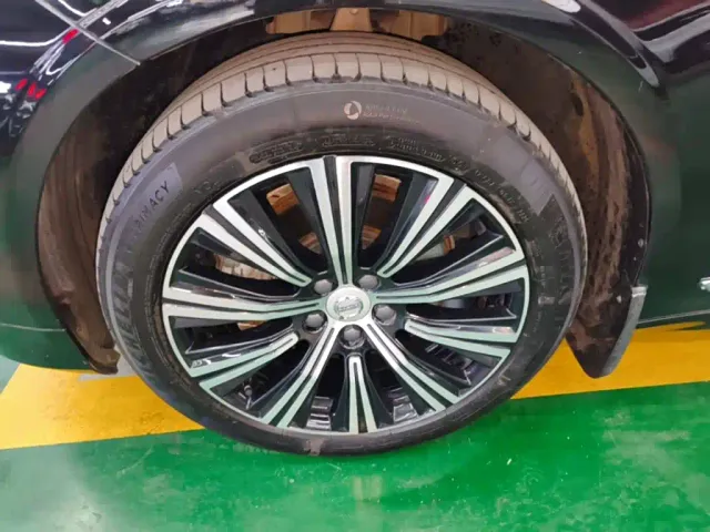 Volvo S90 — Фото автомобиля 22
