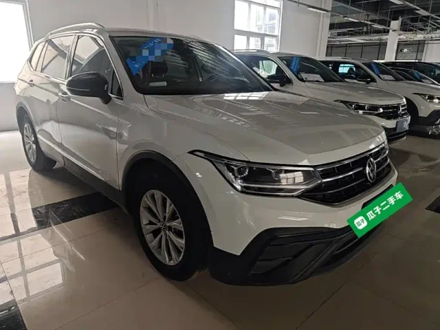 Volkswagen Tiguan L — Фото автомобиля 3