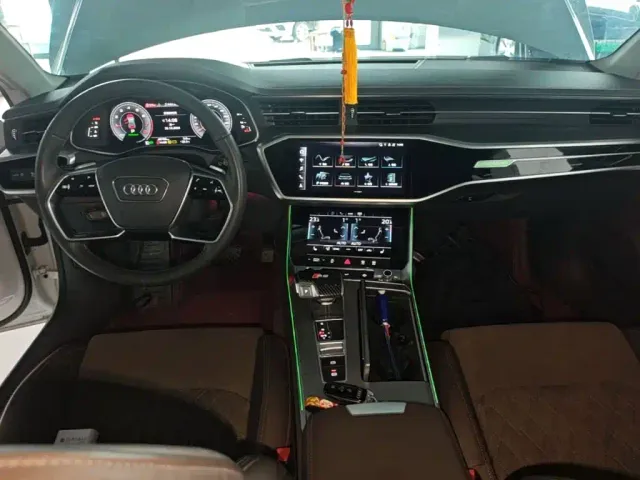Audi A7L — Фото автомобиля 9