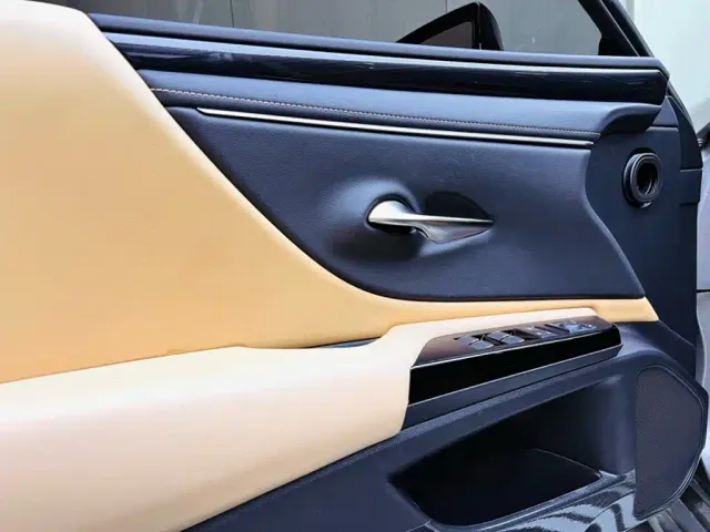 Lexus ES — Фото автомобиля 2
