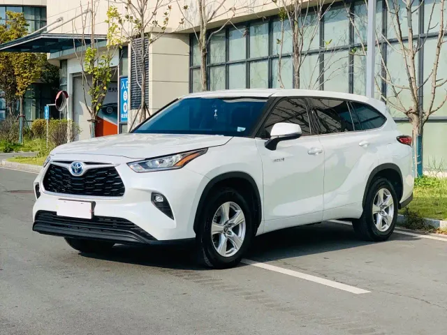 Фотография автомобиля — Toyota Highlander
