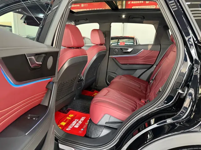 Hongqi HS5 — Фото автомобиля 8