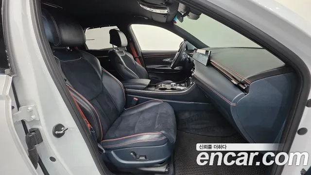 Genesis GV70 — Фото автомобиля 15