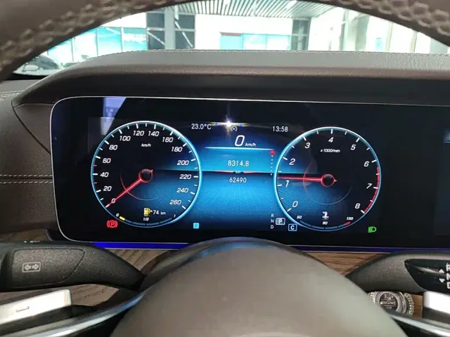 Mercedes-Benz E-Class — Фото автомобиля 11