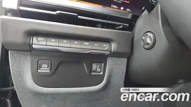 Cadillac Escalade 5th Gen — Фото автомобиля 30