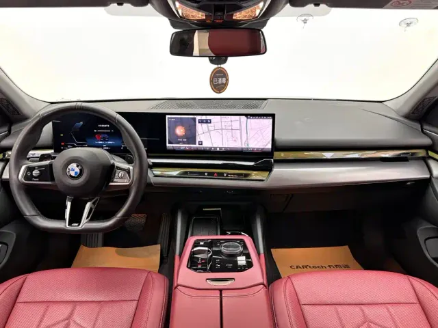 BMW 5 Series — Фото автомобиля 10