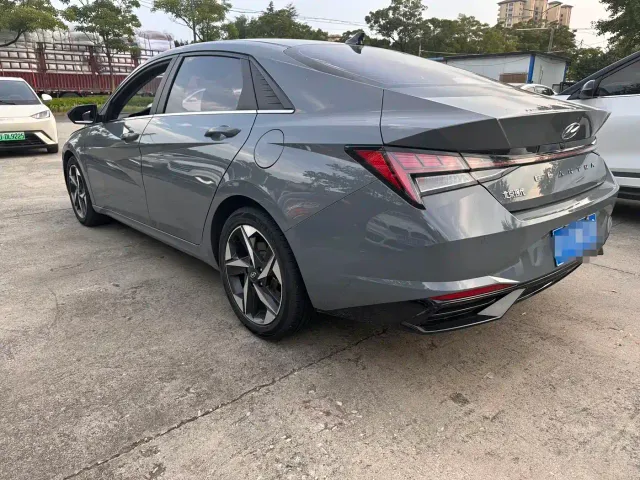 Hyundai Elantra — Фото автомобиля 6