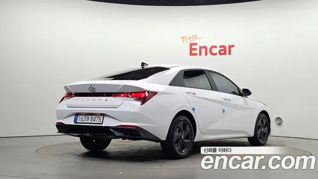 Hyundai Avante CN7 — Фото автомобиля 2