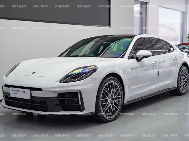 Фотография автомобиля — Porsche Panamera