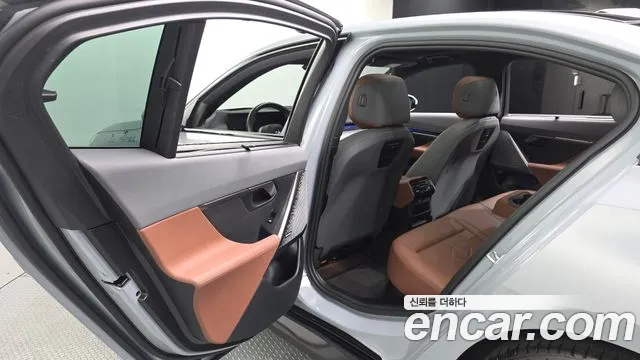 BMW 5-Series 5 серия (G60) 530i xDrive M Sport — Фото автомобиля 22
