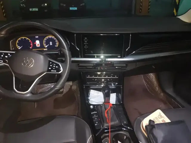 Volkswagen Passat — Фото автомобиля 13