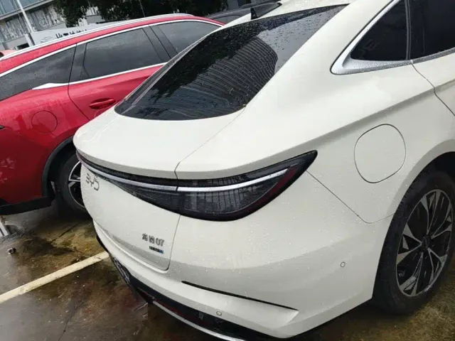BYD Seal 07 DM-i — Фото автомобиля 3