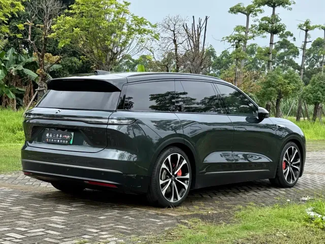Nio ES8 — Фото автомобиля 17