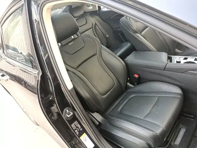 Bestune B70 — Фото автомобиля 24