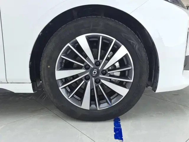 Changan Qiyuan A05 — Фото автомобиля 6