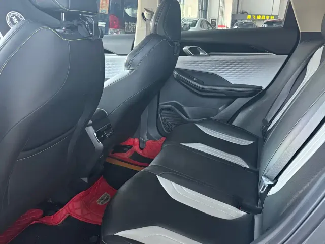 Geely Binyue — Фото автомобиля 8