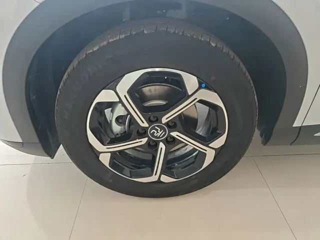 BYD Yuan PLUS — Фото автомобиля 22