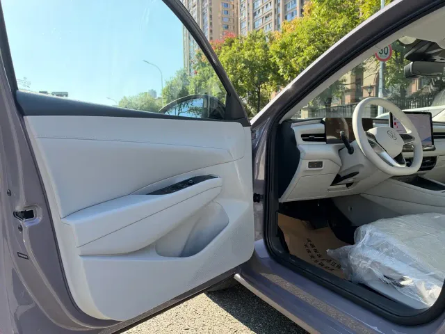 Volkswagen Lavida — Фото автомобиля 10