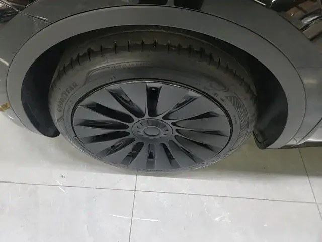 Tesla Model Y — Фото автомобиля 22