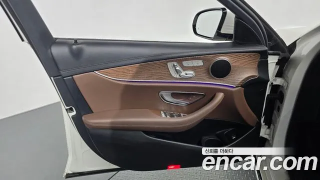 Mercedes-Benz E-Class W213 — Фото автомобиля 13