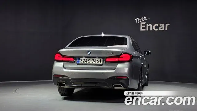 BMW 5-Series — Фото автомобиля 4