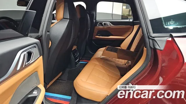 BMW i4 — Фото автомобиля 23