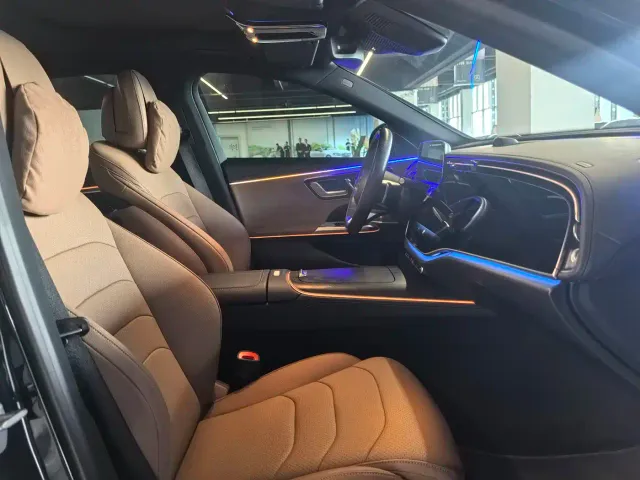 Mercedes-Benz E-Class — Фото автомобиля 14