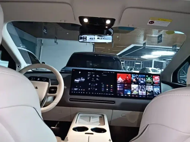 Li Auto i8 — Фото автомобиля 9