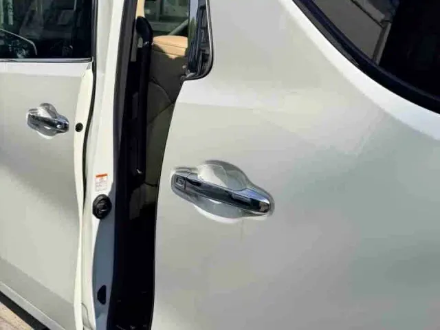 Toyota Alphard — Фото автомобиля 3