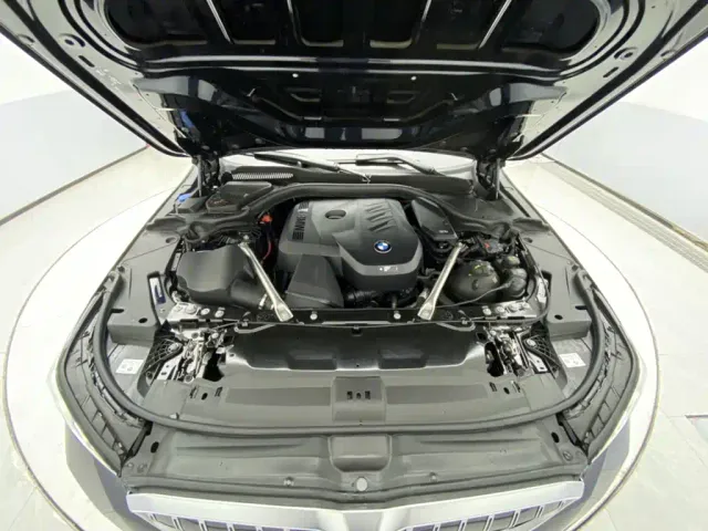BMW 5 Series — Фото автомобиля 12