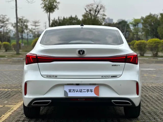 Changan Eado — Фото автомобиля 8