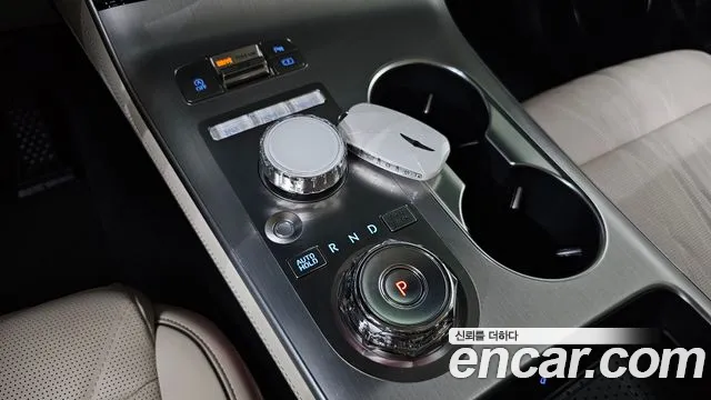 Genesis GV70 — Фото автомобиля 9