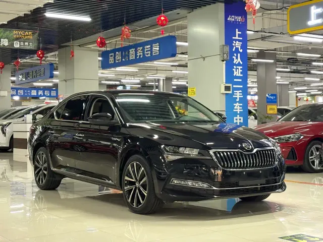 Skoda Superb — Фото автомобиля 3