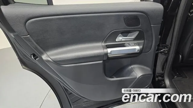 Mercedes-Benz EQB — Фото автомобиля 6