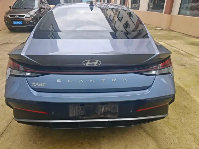 Hyundai Elantra — Фото автомобиля 5