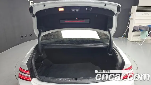 Genesis G80 Бензин 2.5 турбо AWD — Фото автомобиля 17
