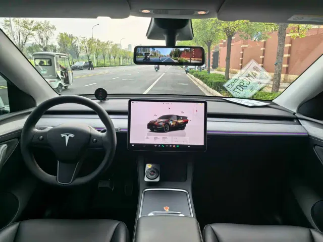 Tesla Model Y 2023 Long Range All-Wheel Drive Edition — Фото автомобиля 6