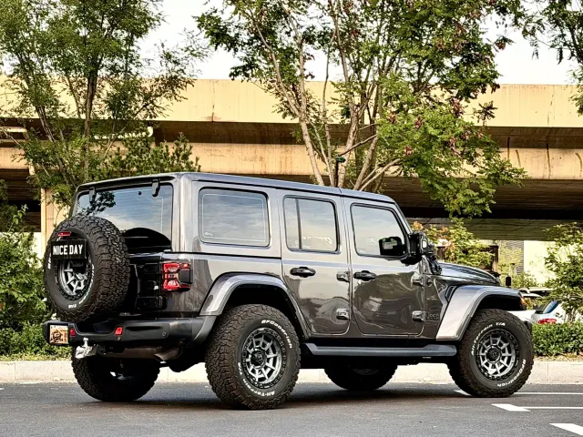 Jeep Wrangler — Фото автомобиля 4