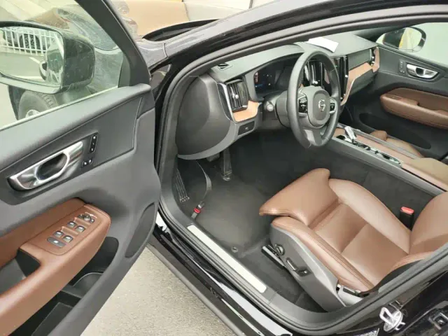 Volvo XC60 — Фото автомобиля 15