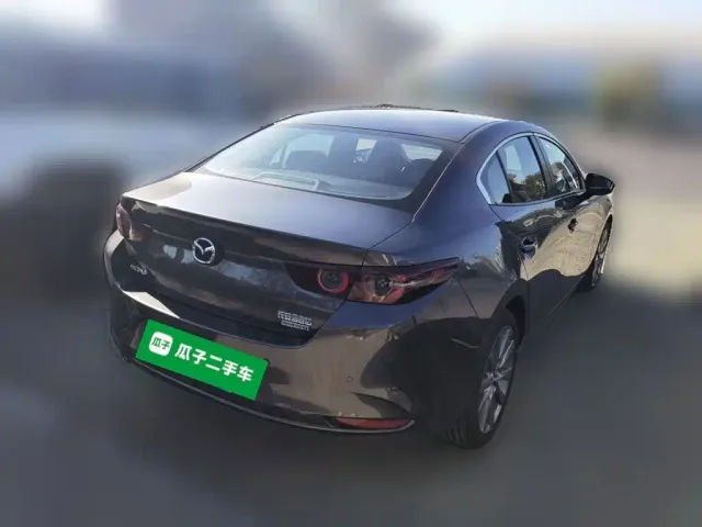 Mazda Axela — Фото автомобиля 8