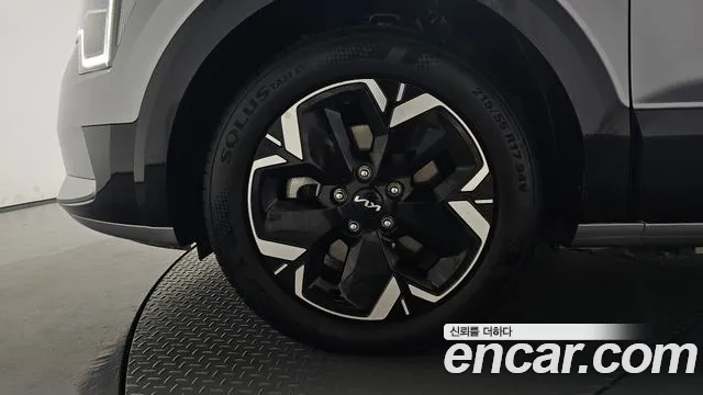 Kia Niro — Фото автомобиля 5