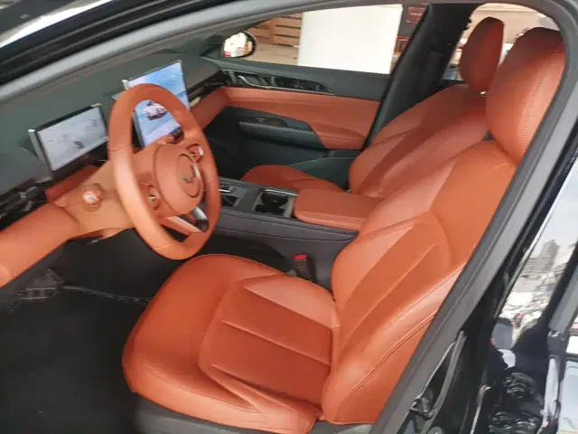 Wuling Starlight — Фото автомобиля 10