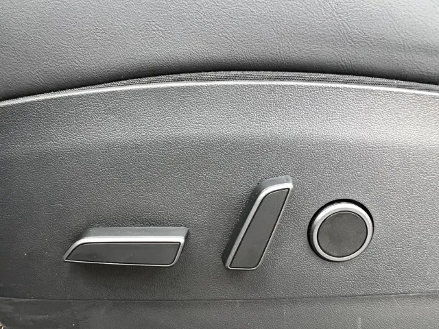Tesla Model Y — Фото автомобиля 13