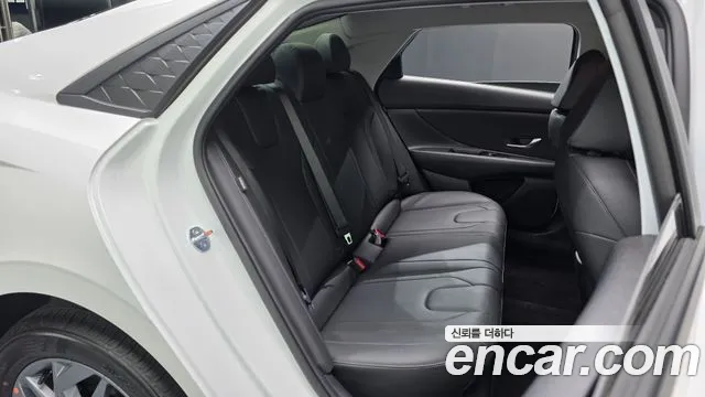 Hyundai Avante CN7 — Фото автомобиля 10