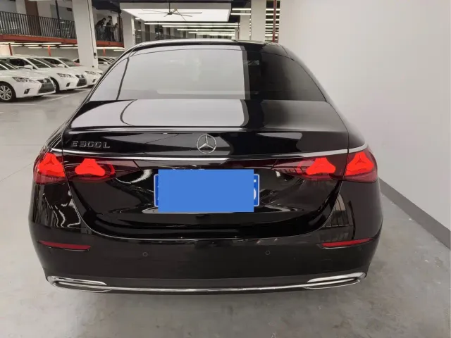 Mercedes-Benz E-Class — Фото автомобиля 14